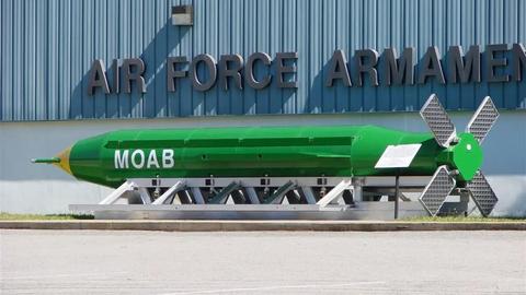USA erwägt Einsatz der riesigen MOAB-Bombe gegen iranische…