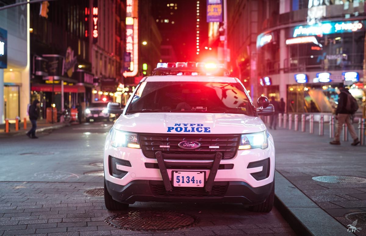 Caso do ICE em Nova York: tiroteio na garganta de vítima