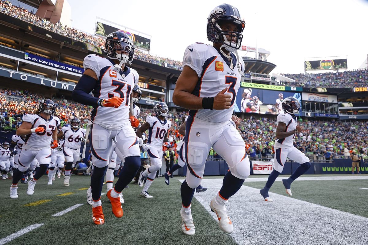 Overtime Drama: Broncos Edge Seahawks 17-14 on TNF