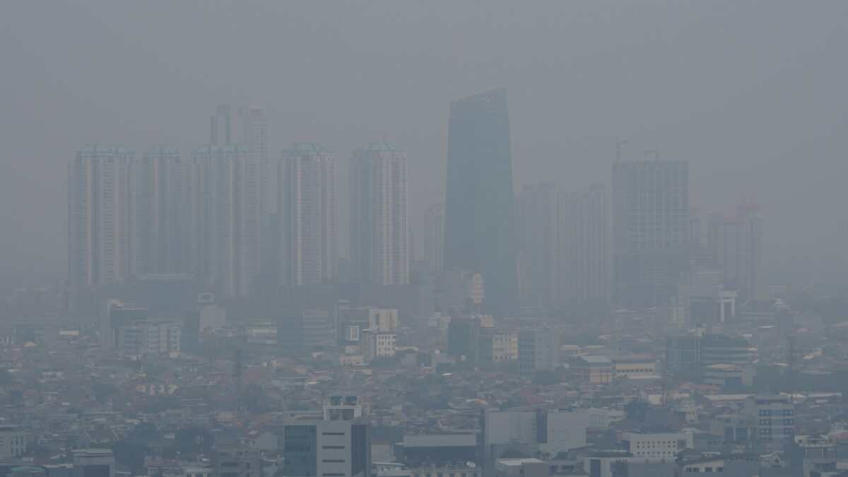 La fumée de Karhutla jusqu'à Jakarta, Pramono mobilise 367…