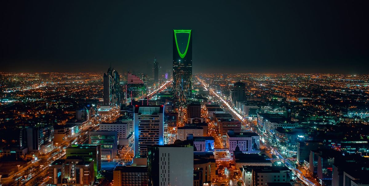 إيران تنفي تورطها في هجمات الحوثيين وتعرض التوسط