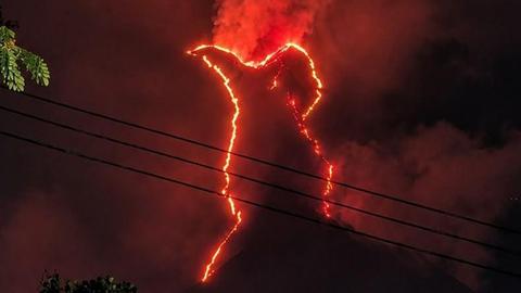 Incêndios florestais no Monte Ringgit voltam a arder, chamas…