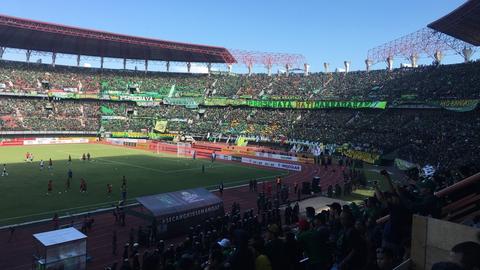 Persebaya vs PSS 2-2, Brace Miguel Pinto Selamatkan Bajul Ijo