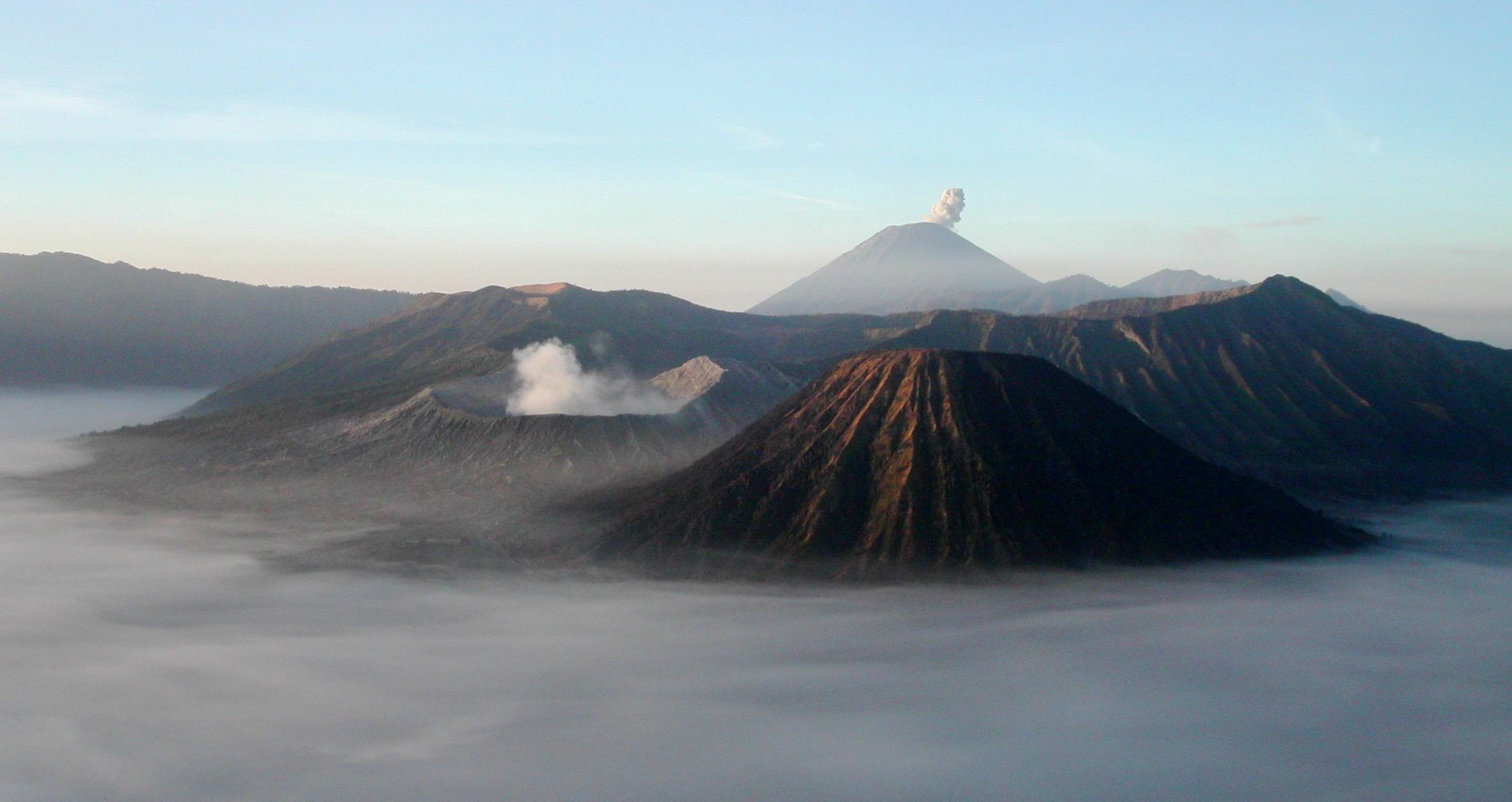 Karhutla Belum Terkawal, Akses ke Penanjakan Bromo Disekat