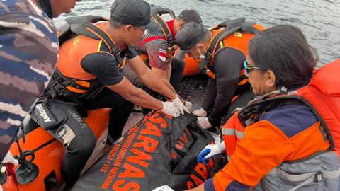 バトゥ・パンパン海岸の悲劇：観光客4人死亡、SAR活動終了
