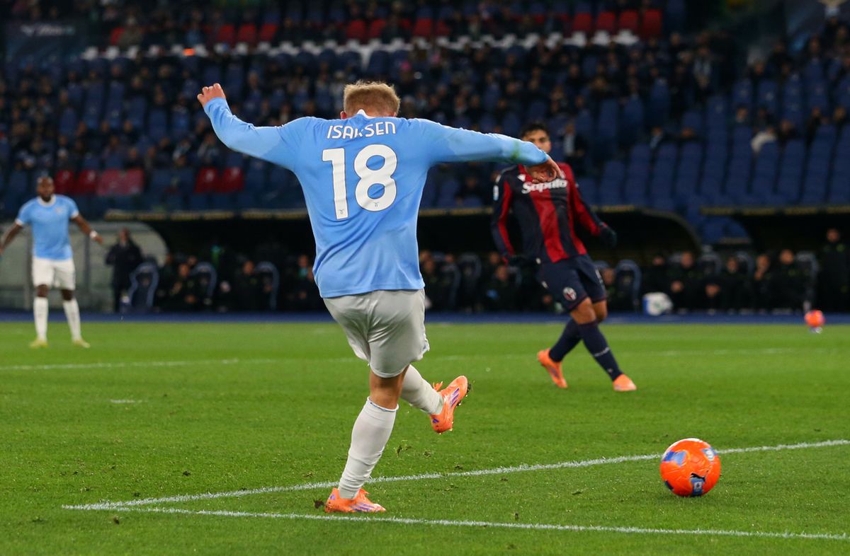 Lazio Bantai Juventus 3-0 di Turin, Duo Denmark Bersinar