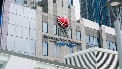 IHSGが月曜日の寄り付きで5,000を下回り、4.3％急落