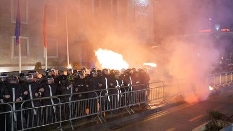 295 Injured as Albanian Protester–Police Clashes Enter Seventh Day