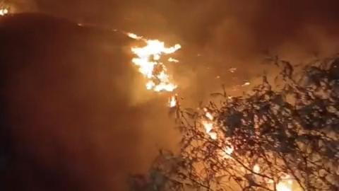 152 Alpinistas são evacuados após incêndio florestal no Monte…