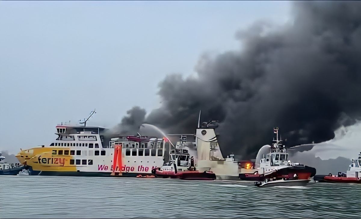 Le KMP Batu Mandi prend feu à Merak, 89 passagers évacués
