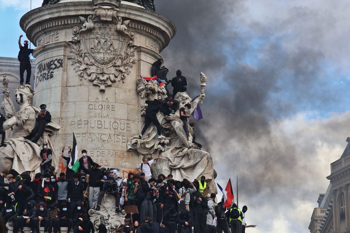 5,442 مواطنًا إندونيسيًا في فرنسا، وزارة الخارجية: لم يسقط أي منهم…