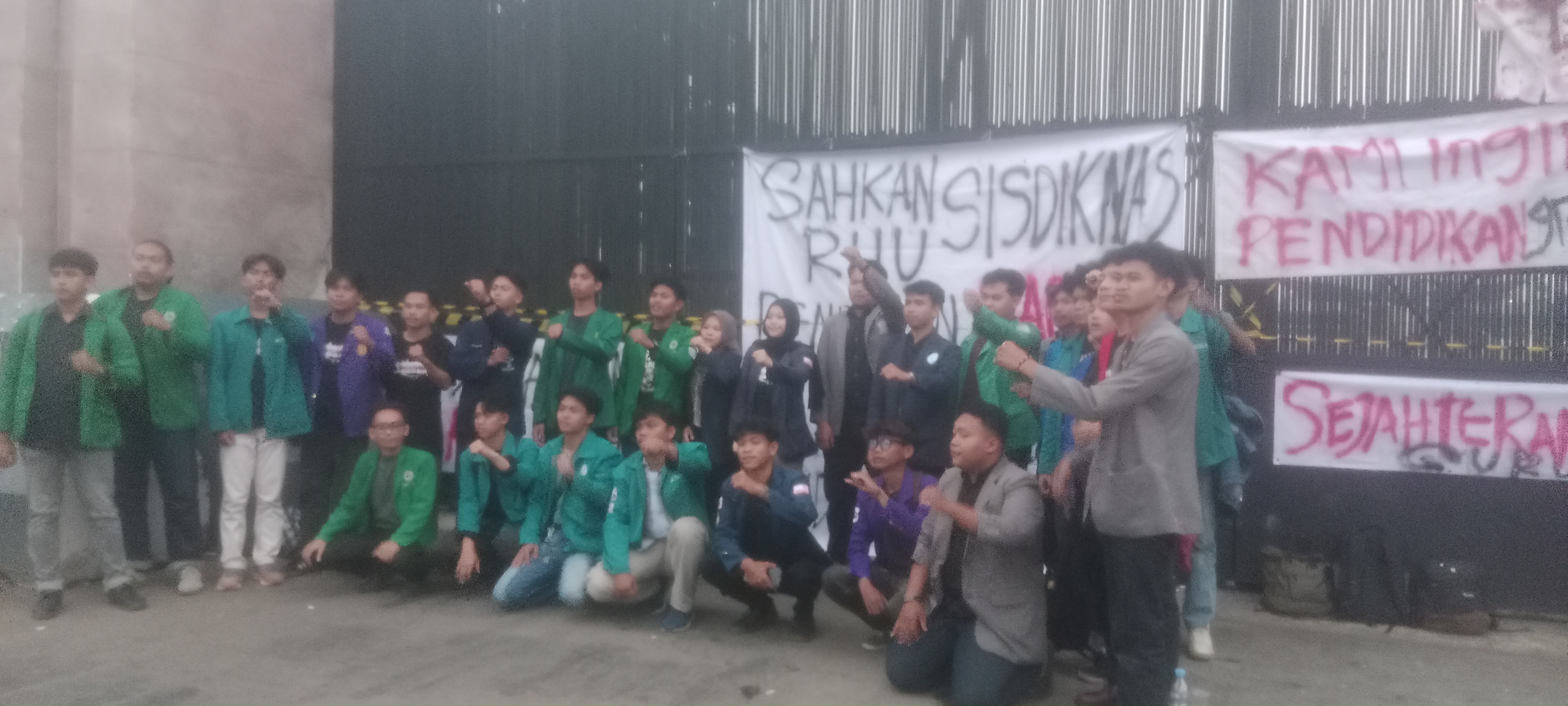 Mahasiswa Demo 2 Tahun Prabowo-Gibran: 5 Tuntutan Dibawa ke Jakarta