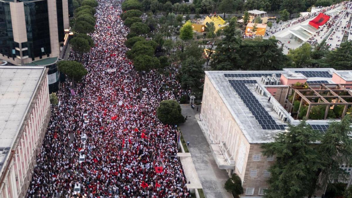 Protesta estudiantil en Albania, cuarto día: el primer ministro Rama…