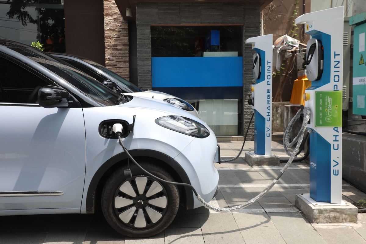 Insentif Mobil Listrik Impor Dihentikan 2026, Fokus Produksi Lokal