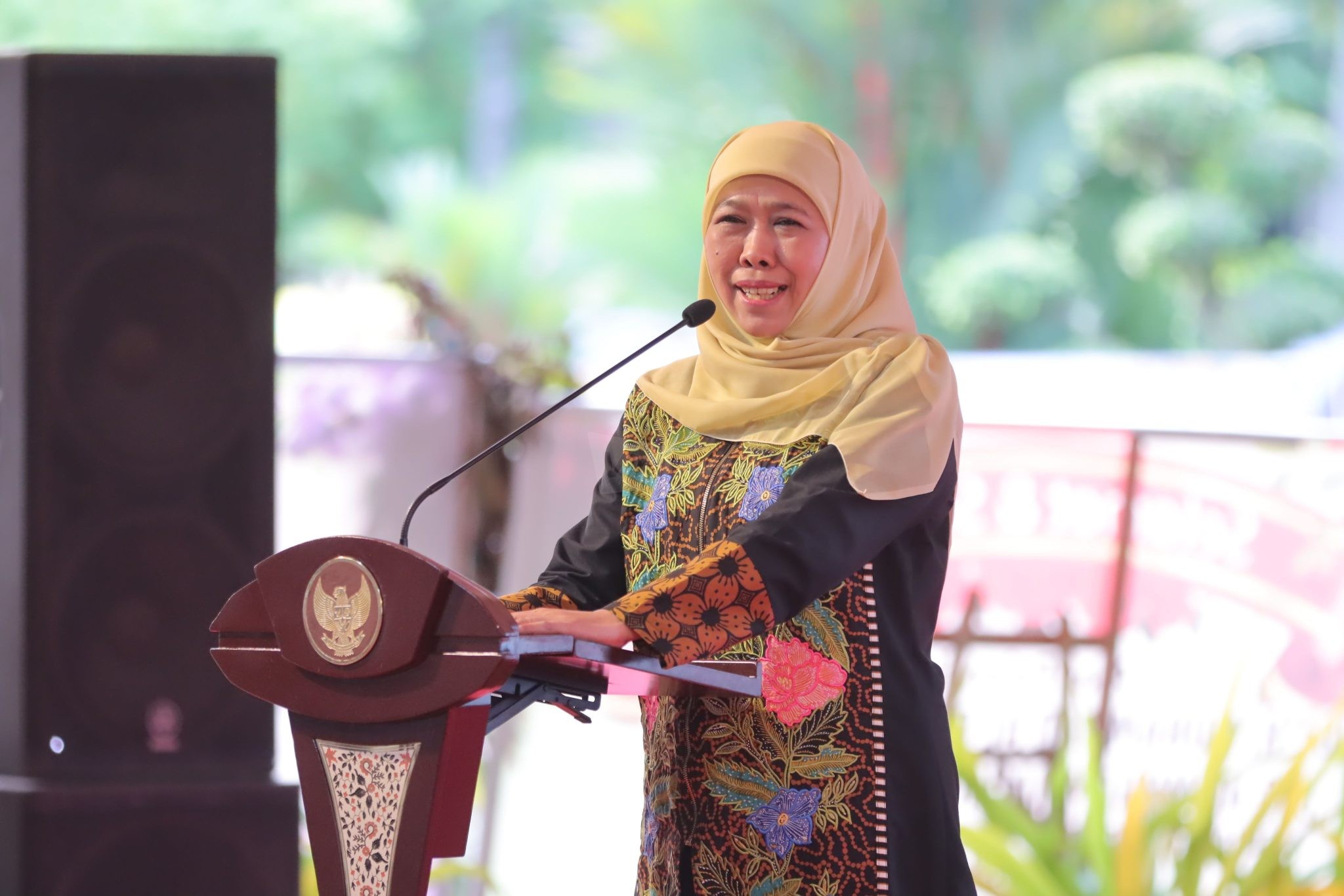 Khofifah Beri Santunan Rp10 Juta ke Keluarga Korban Karhutla Bromo