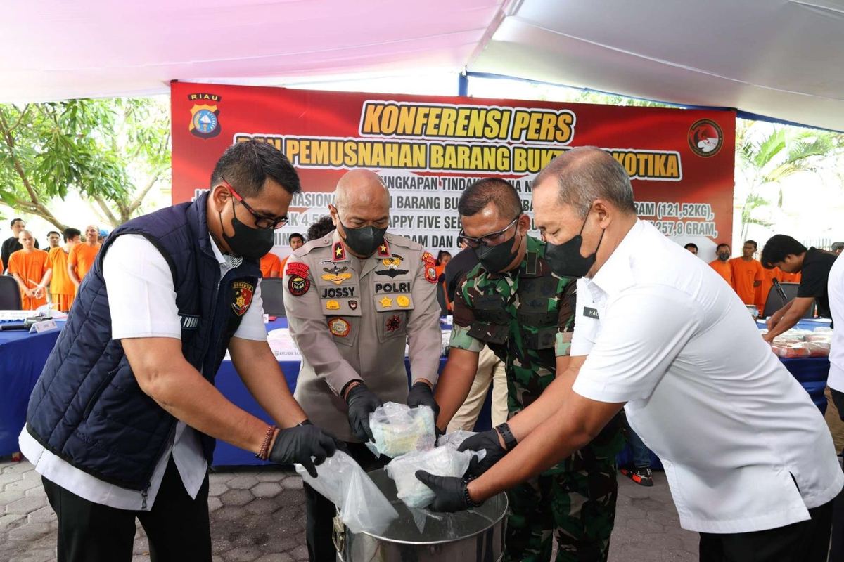 Police Bust Etomidate Drug Lab in PIK 2, Chinese National Held