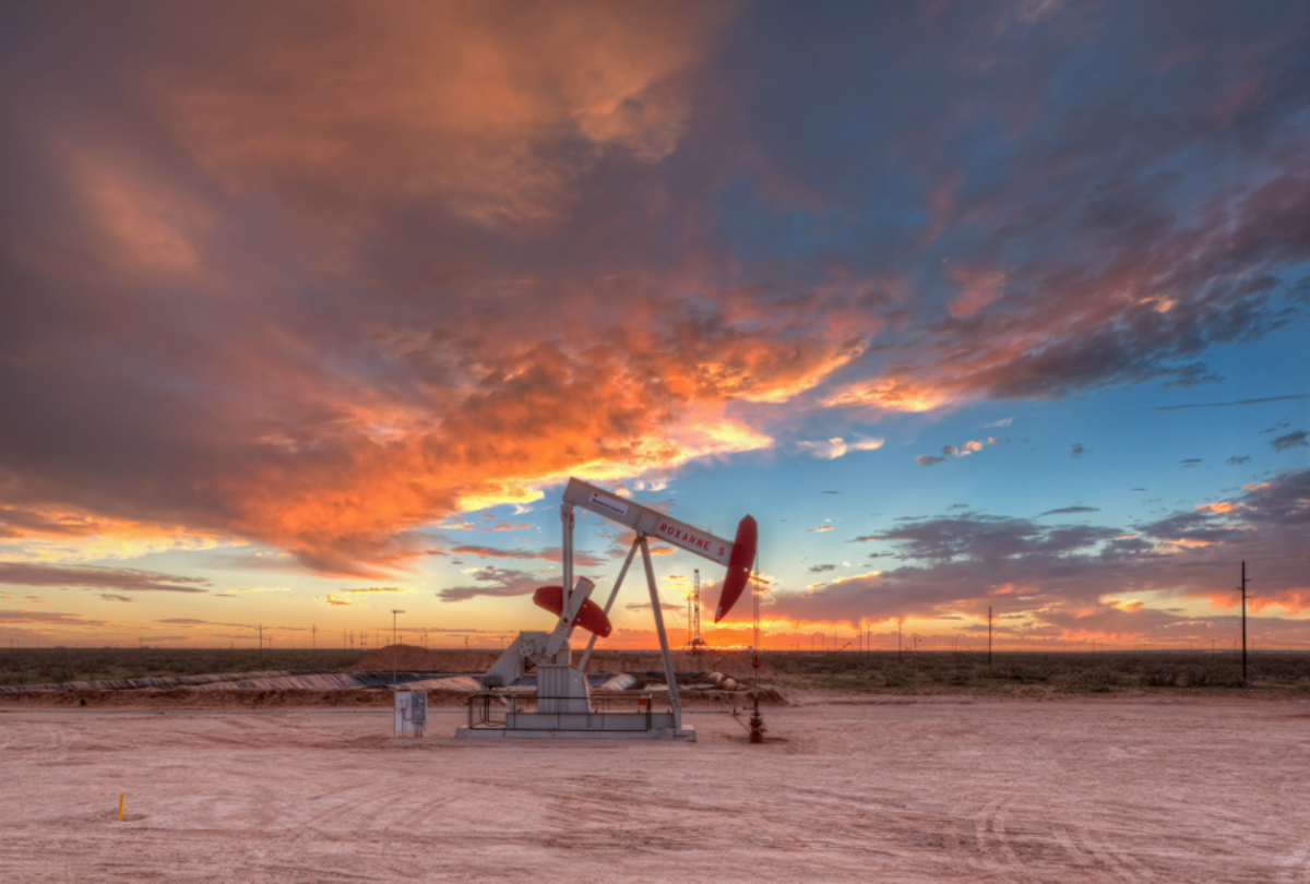 Wall Street Plummets, Brent Oil Surges to US$113 per Barrel